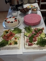 Äitienpäiväjuhlan tarjoiluja 12.5.2019
Kuva Heli Kaikkonen