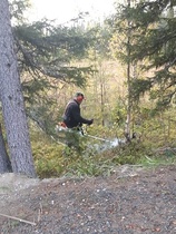 Kylätalon ympäristön raivausta 21.9.2019
Kuva Heli Kaikkonen